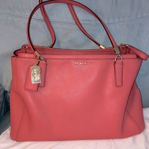 Coach satchel (huge inside)GUC salmon